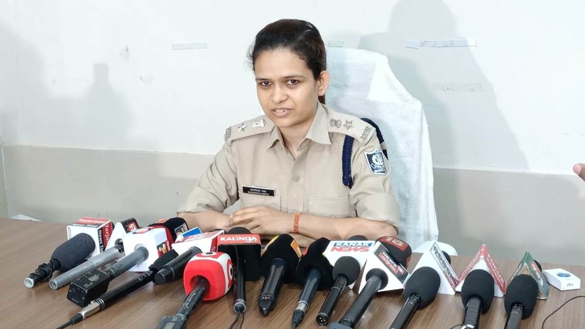 isclosure of drdo officer arrested in odisha wires are connected with pakistan as well as andhra pradesh