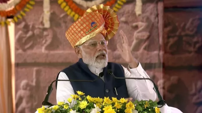 PM Modi ने कांग्रेस पर कसा तंज, कहा- सब जानते हैं रिमोट कंट्रोल किसके पास है।