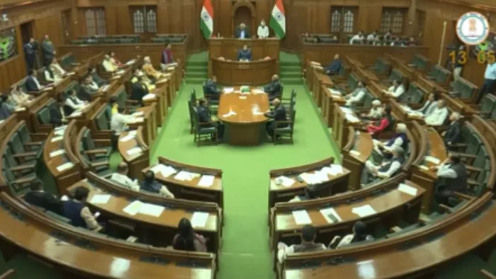दसवें दिन देरी से शुरू हुई बजट सत्र की कार्यवाही