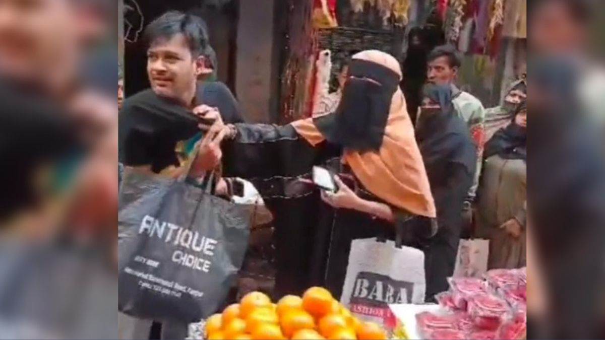 woman slaps young man 14 times in 52 seconds for molesting her in kanpur