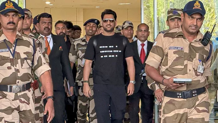 MS Dhoni क्या IPL 2025 के बाद लेंगे संन्यास? वायरल फोटो से मिला बड़ा हिंट