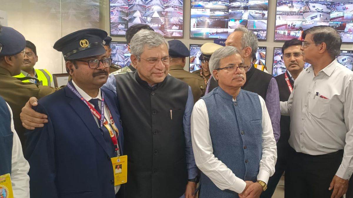 https://www.jagranimages.com/images/newimg/27022025/27_02_2025-railway_minister_ashwini_vaishnaw_23891605.jpg