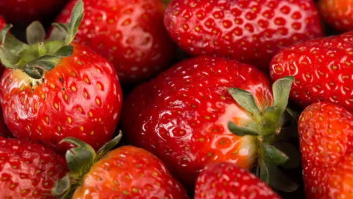 Strawberry Benefits: छोटी-सी स्ट्रॉबेरी में छिपे हैं ढेर सारे फायदे (Picture Courtesy: Freepik)