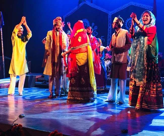 World Theatre Day 2022: लोगों की जिंदगी में फिर से चटख रंग भरने के लिए बेकरार हैं रंगमंच के कलाकार