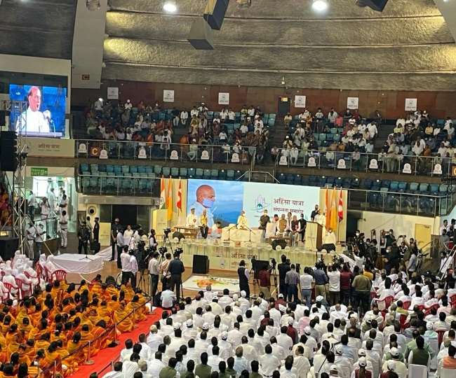 यात्रा नौ नवंबर 2014 को दिल्ली के लाल किले से शुरू हुई थी।