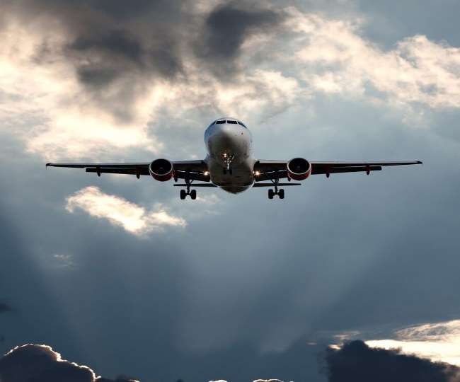 सरकार ने अंतरराष्ट्रीय उड़ानों को रविवार से बहाल कर दिया।