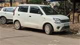 गाजियाबाद में वाहनों पर काली फिल्म चढ़ाने व हूटर लगाने वाले सक्रिय, ट्रैफिक नियमों से हो रहा खिलवाड़