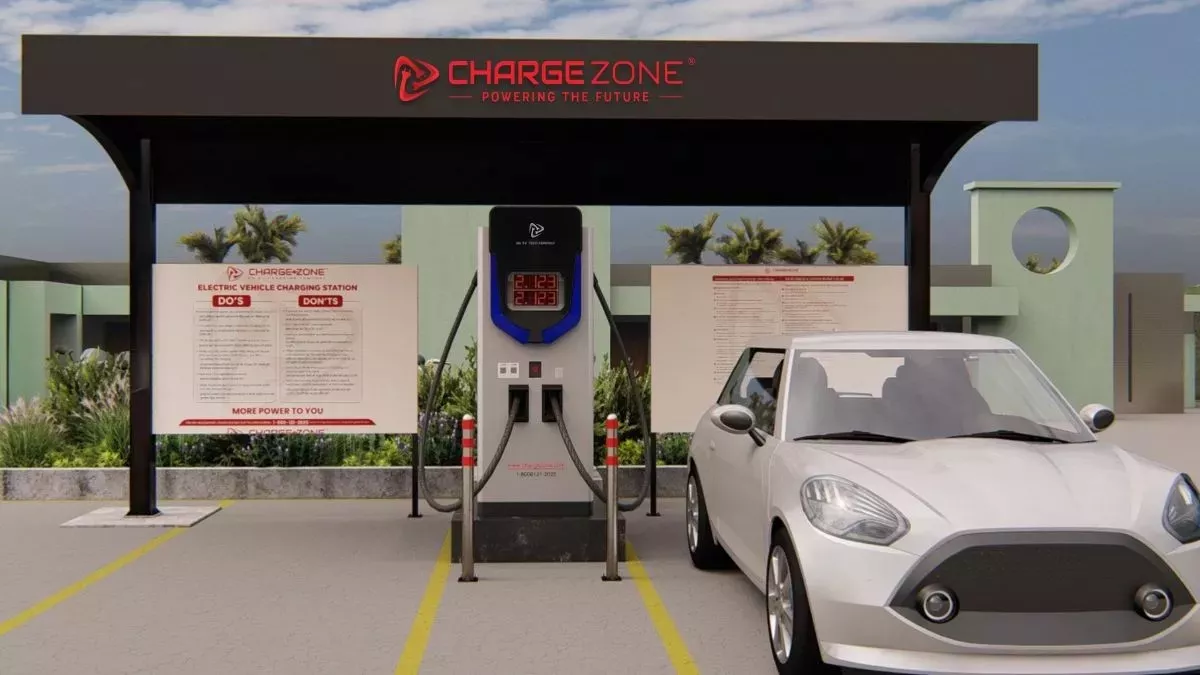 100 से अधिक शहरों में हर तीन किलोमीटर पर EV चार्जिंग स्टेशन, 7432 पेट्रोल पंप पर लगेंगे चार्जिंग स्टेशन