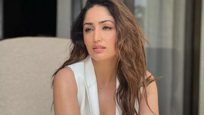 Chor Nikal Ke Bhaga Actors Yami Gautam Sharad Kelker Express Their Concern Over Clicking and Leaking Private Moment Photos/Instagram