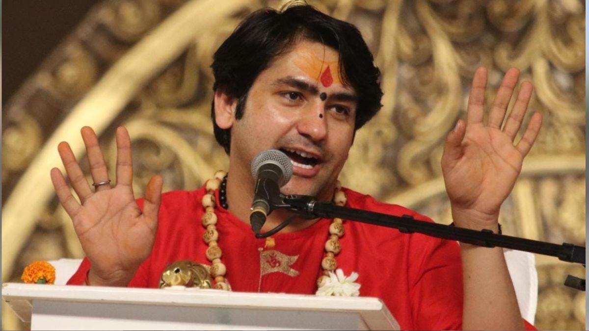 https://www.jagranimages.com/images/newimg/27032025/27_03_2025-dhirendra_shastri_1_23906882_14532427.jpg