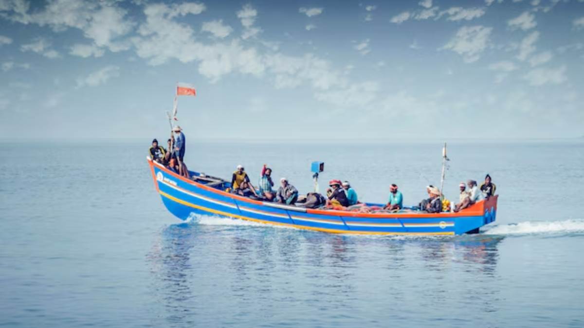 https://www.jagranimages.com/images/newimg/27032025/27_03_2025-fisherman_23907042.jpg