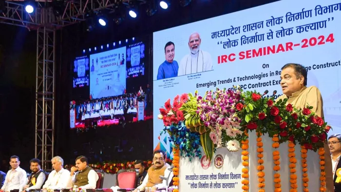 विभिन्न कारणों से देशभर में अटकी 637 परियोजनाएं- नितिन गडकरी (फोटो- एक्स)