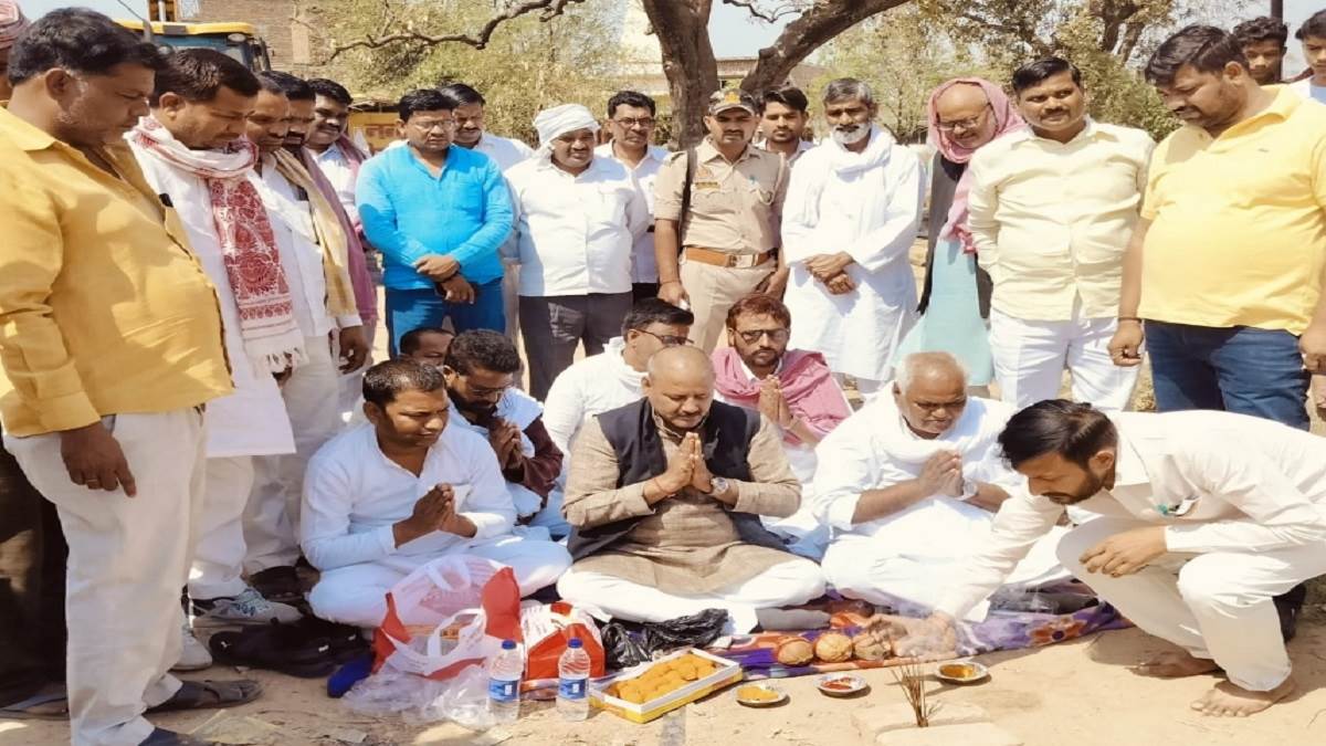 https://www.jagranimages.com/images/newimg/27032025/27_03_2025-ghazipur_road_23907048.jpg