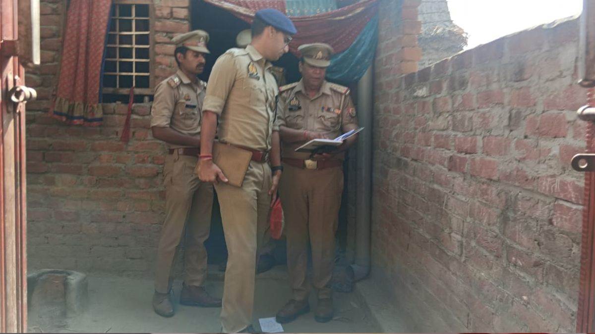 man committed suicide after killing four children by slitting their throats in shahjahanpur