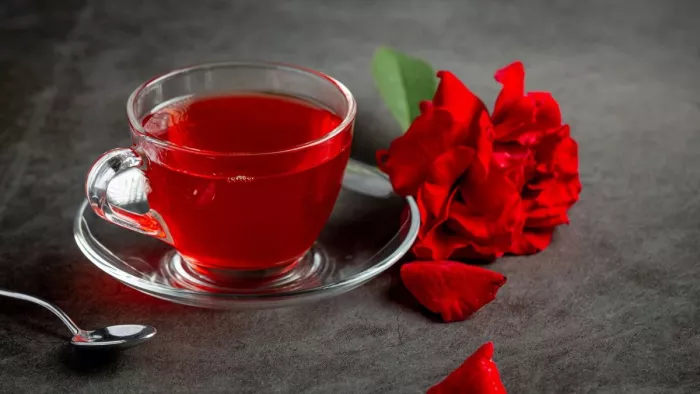 गुलाबी चाय में छिपा है सेहत का खजाना। (Image Credit- Freepik)