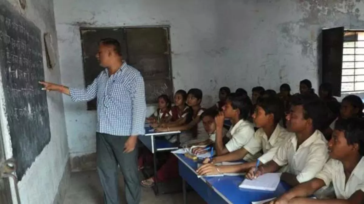 Jharkhand में गर्मी को लेकर शिक्षा विभाग अलर्ट, स्कूल में बच्चों को डिहाइड्रेशन से बचाने के लिए बजेगी 'वॉटर बेल'
