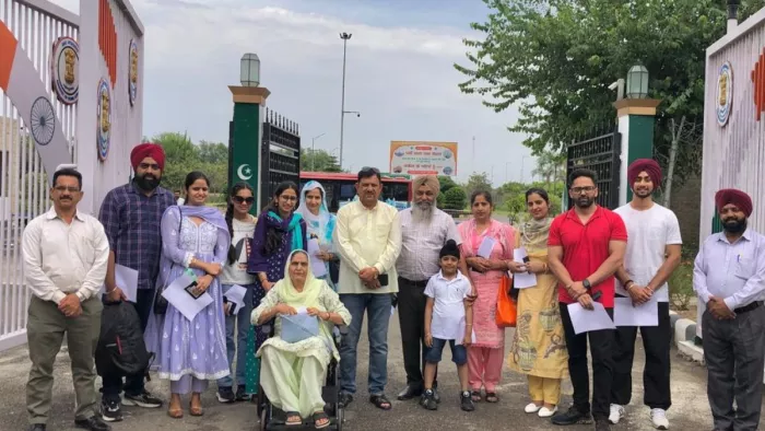 करतारपुर साहिब पहुंचीं क्रिकेटर हरभजन सिंह भज्जी की मां और बहन
