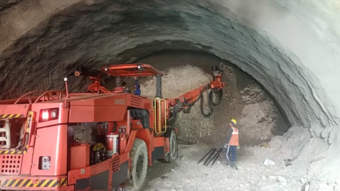 दिसंबर तक दौलतपुर सुरंग से निकलने लगेंगे वाहन।