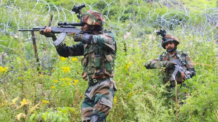 पाकिस्तान ने लगातार LoC पर संघर्ष विराम का उल्लंघन कर रहा है।