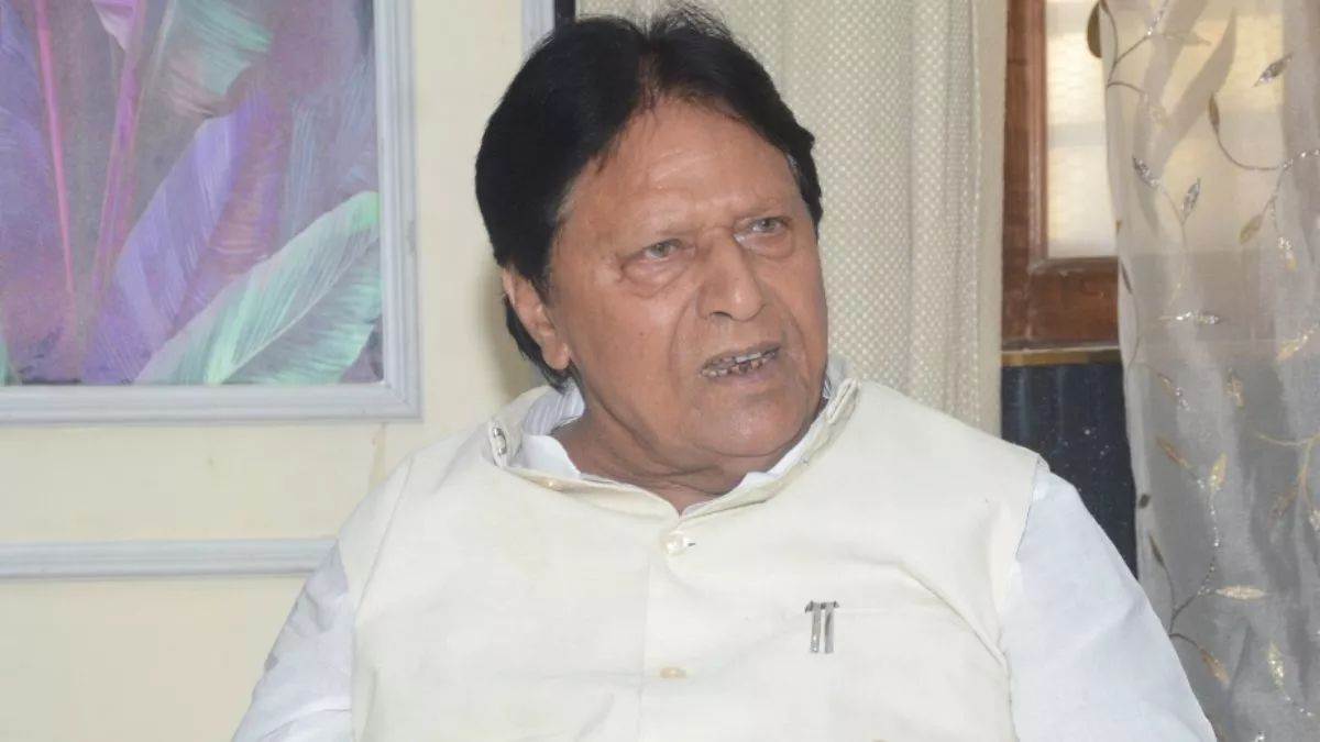 sp mp ramjilal suman faces protests in aligarh for calling rana sanga a traitor