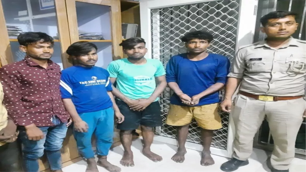 मेरठ में एसी की आउटडोर यूनिट चोरी करने वाले चार बदमाश पुलिस ने चेकिंग के दौरान पकड़े
