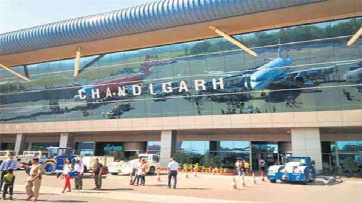 चंडीगढ़ एयरपोर्ट पर पकड़ा 2.14 करोड़ रुपये का सोना, दुबई से दो लोग तौलिए में छुपाकर लाए थे गोल्ड बिस्किट