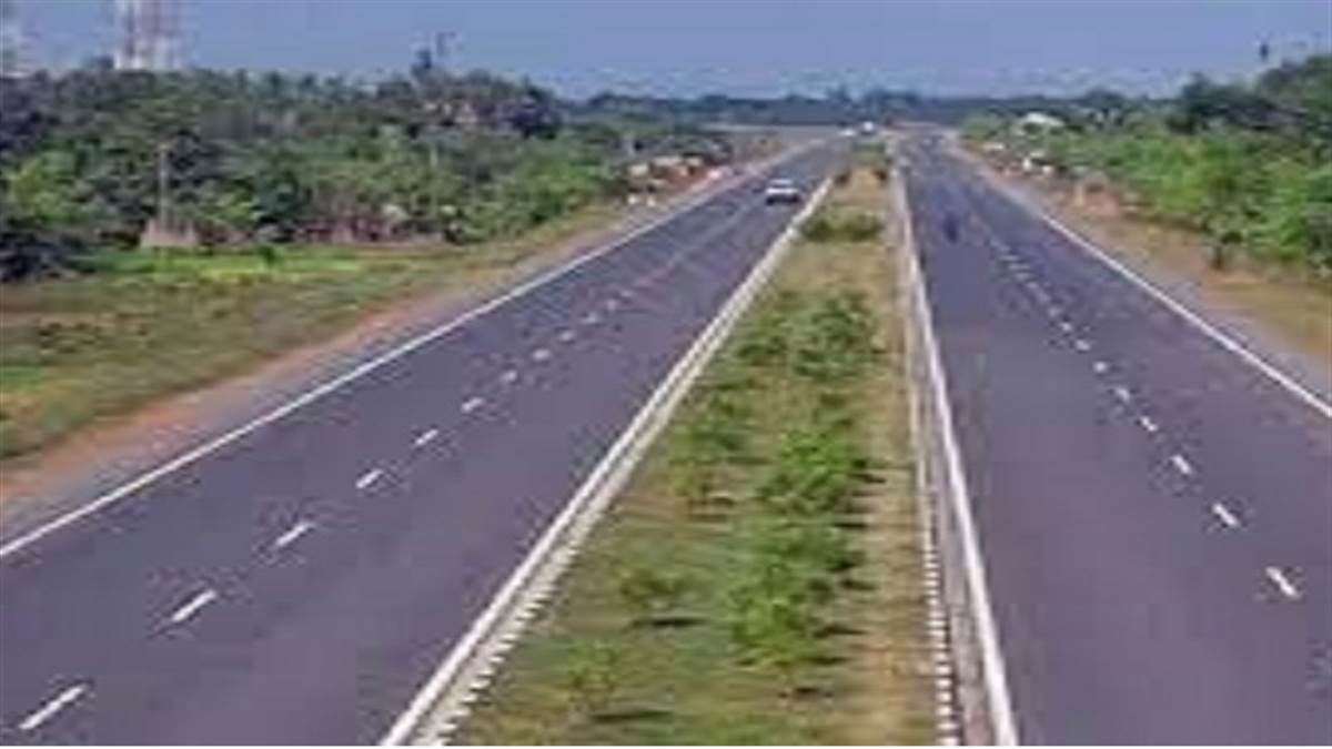 madhepura accidents happening every day on nh 106 road between singheshwar madhepura is not built in a similar way