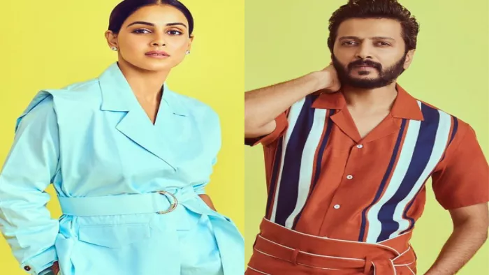 riteish deshmukh romance on shah rukh khan song with friend wife genelia dsouza reacts. Photo Credit- Instagram