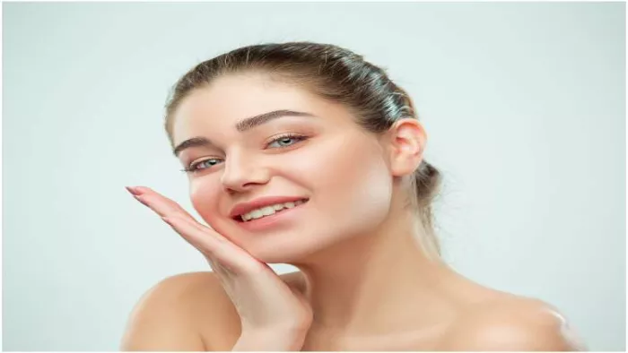 Beauty Tips in Summer: स्किन प्रॉब्लम्स में लोग सबसे पहले एलोवेरा जेल आजमाते हैं।