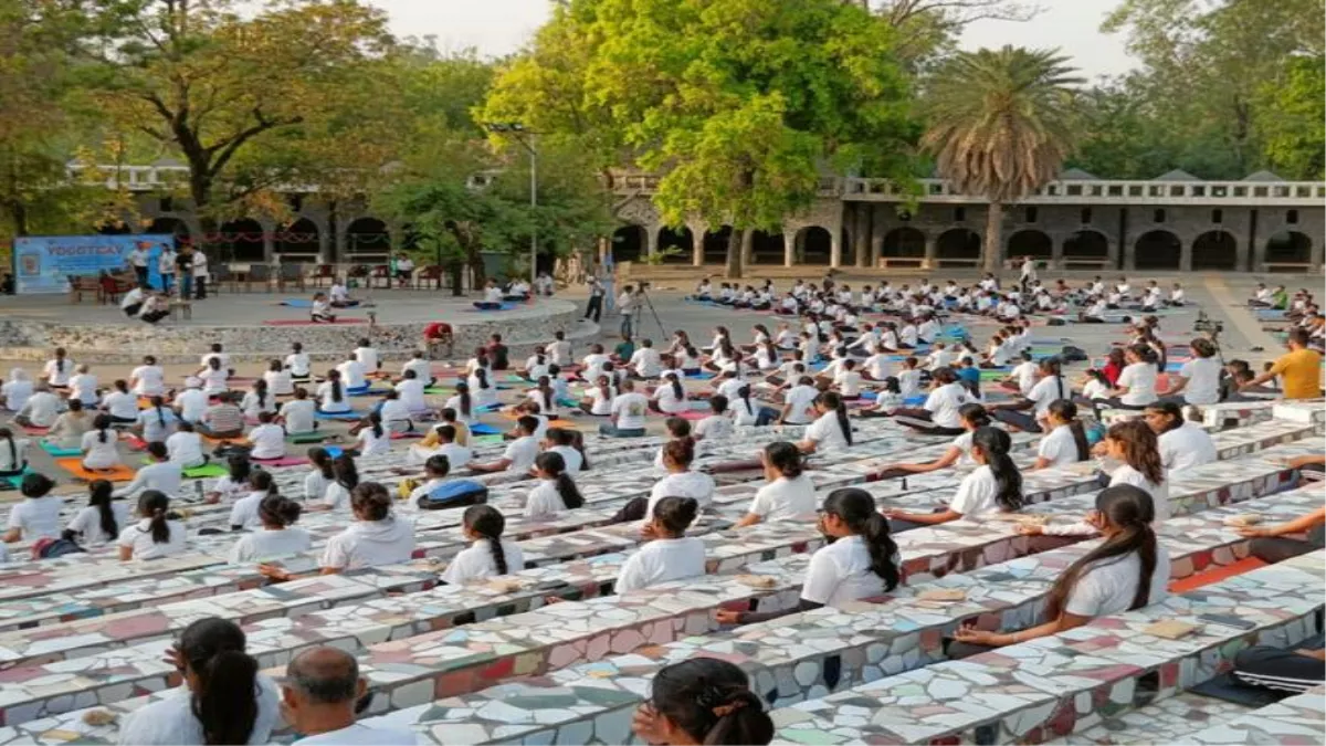 International Yoga Day 2022: चंडीगढ़ में केंद्रीय स्वास्थ्य मंत्री के साथ योग करेंगे शहरवासी, मैट और किट मिलेगी