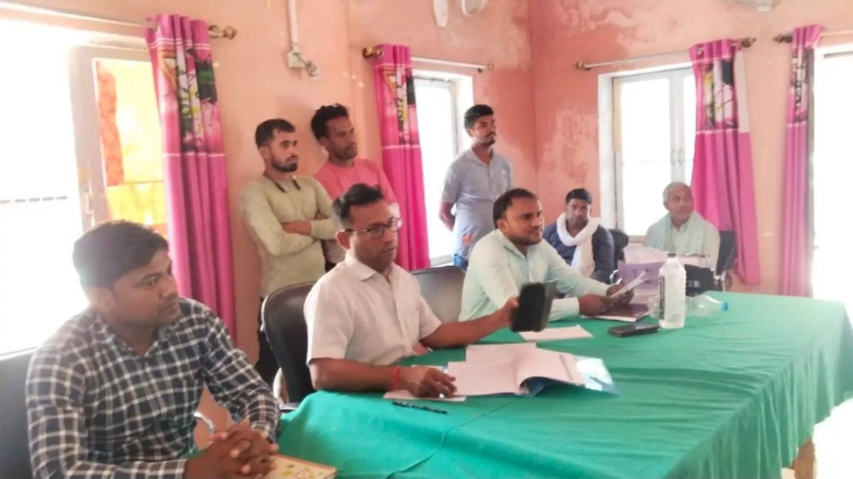 Ghazipur: कनेक्शन लेने के लिए ग्रामीणों को प्रेरित करेंगे ग्राम प्रधान, चोरी से बिजली इस्तेमाल करने पर मुकदमा