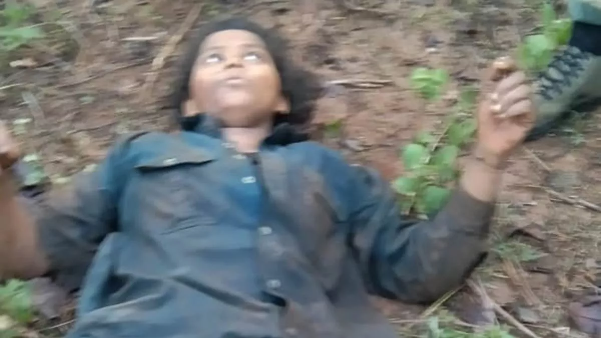 Chhattisgarh: कांकेर में सुरक्षाबलों और नक्सलियों के बीच हुई मुठभेड़, महिला नक्सली और BSF जवान घायल