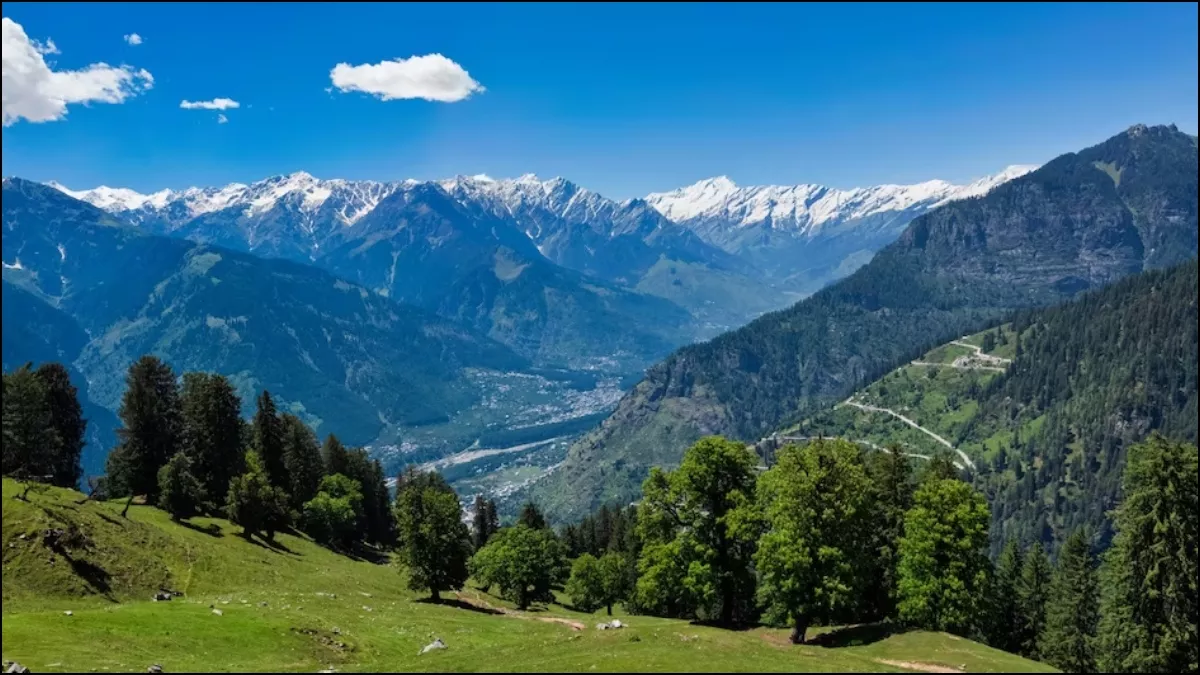 Hill Stations: वीकेंड पर बना रहे हैं घूमने का प्लान, तो ग्रेटर नोएडा के पास मौजूद ये हिल स्टेशन होंगे बेस्ट