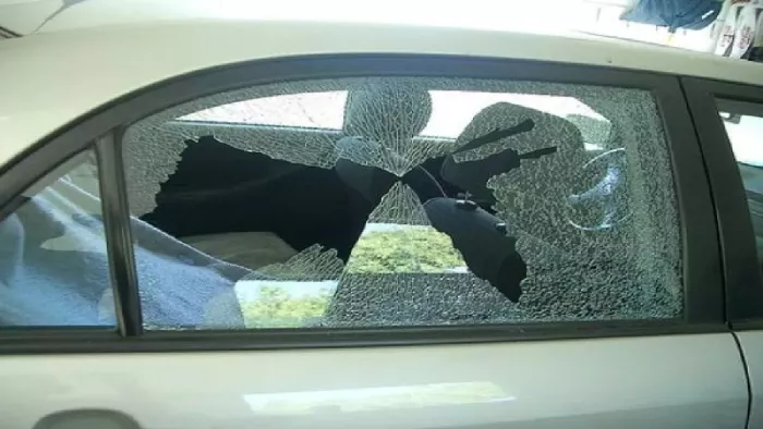 Car Central Lock System फेल होने के बाद किस तरह बाहर आएं। आइए जानते हैं।