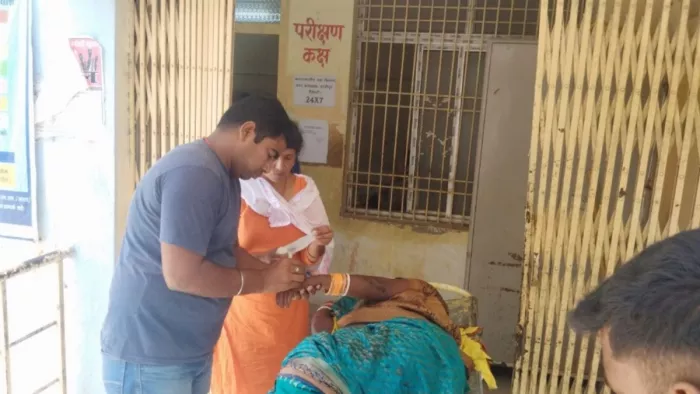 बेलसर में दो टेंपो की आमने-सामने की टक्कर में आधा दर्जन यात्री घायल