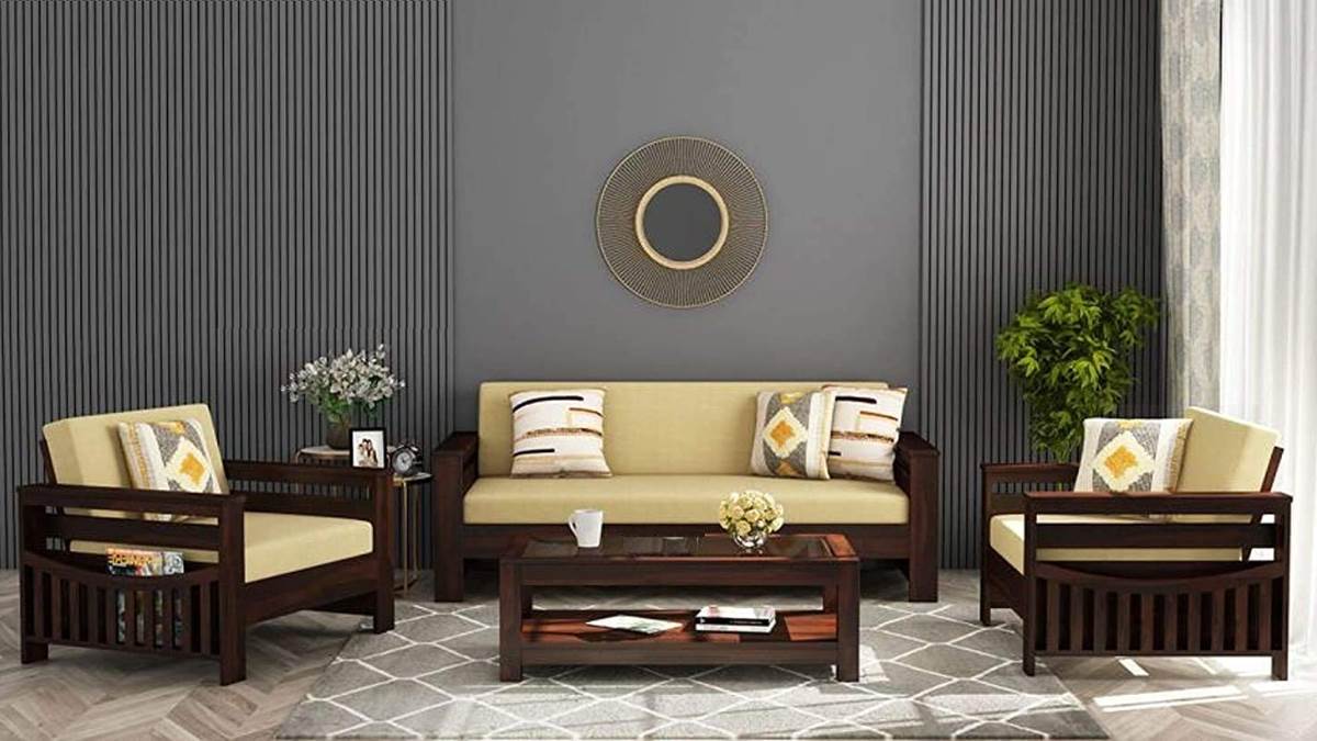 https://www.jagranimages.com/images/newimg/27052024/27_05_2024-wooden_sofa_set_23726479.jpg
