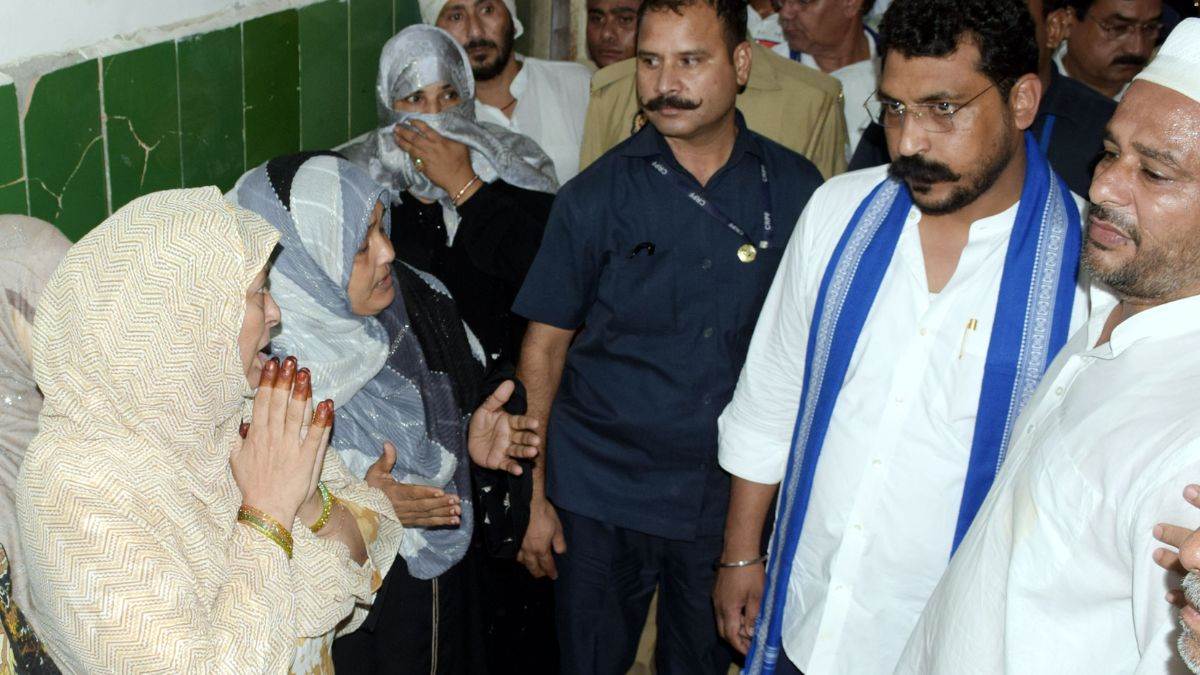 bhim army chief and mp chandrashekhar meeta meat businessman in medical college