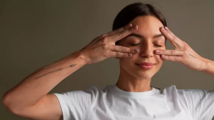 आंखों को आराम दिलाएंगी ये 4 Eye Exercises (Picture Courtesy: Freepik)