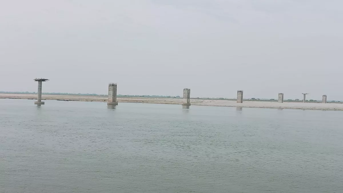 Ganga Setu: यूपी-बिहार को जोड़ने वाले सेतु का कार्य बंद कर गायब हुए ठेकेदार, फरवरी 2021 में हुआ था शिलान्यास