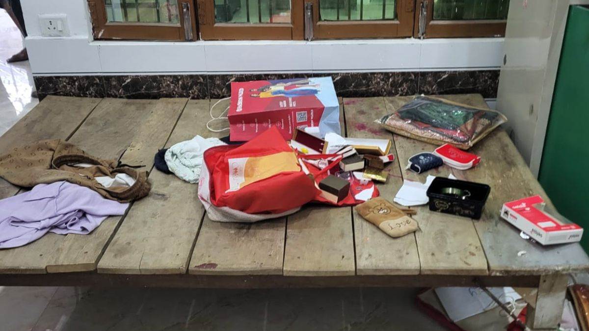 up news hardoi nursing officers house robbed 12 lakh stolen