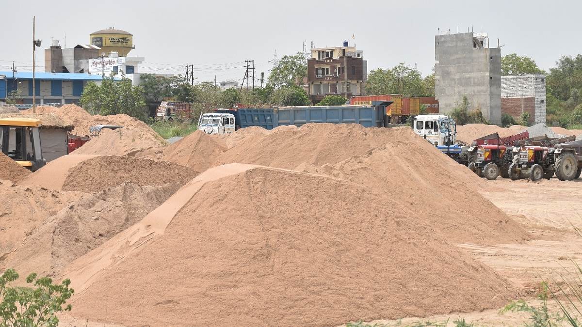 kanpur illegal sand market encroaches new transport nagar residents angry