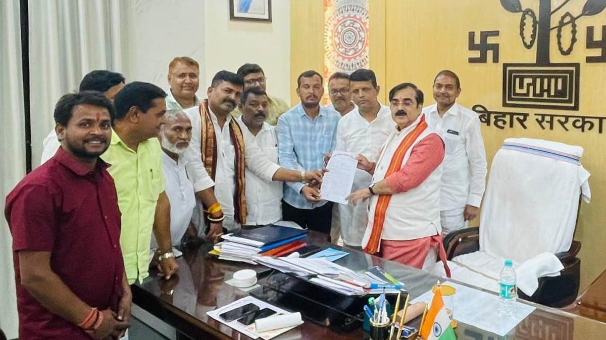 patna mayor sita sahu wrote a letter to chief minister nitish kumar saying i am not being invited to programs