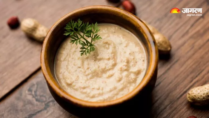 Peanut Chutney: इस रेसिपी से आप भी बनाएं मूंगफली की चटनी (Image Source: Freepik)