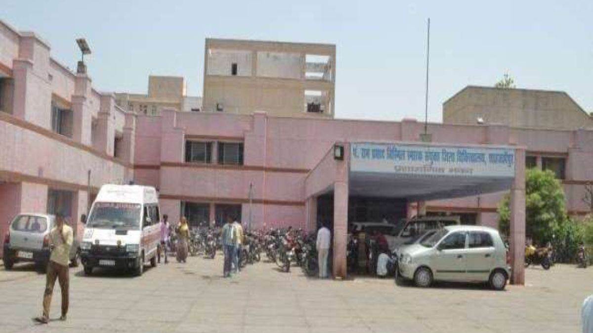 https://www.jagranimages.com/images/newimg/27052025/27_05_2025-shahjahanpur_medical_college_23948159.jpg