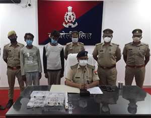 चार किलो चांदी व दस ग्राम सोने के जेवरात के साथ दो चोर गिरफ्तार