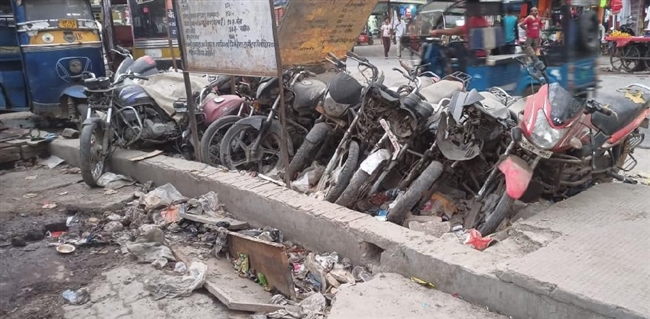 vehicles caught rusting in police stations checkpoints parts missing