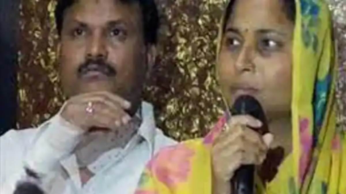 https://www.jagranimages.com/images/newimg/27062022/27_06_2022-bjp_mla_chandrcanta_husbend_22841362.jpg