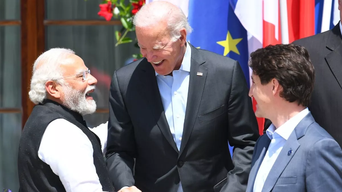 G7 Summit : पीएम मोदी ने जो बाइडेन, जस्टिन ट्रूडो और इमैनुएल मैक्रों से की मुलाकात, सम्मेलन में दिखी समानांतर कूटनीति