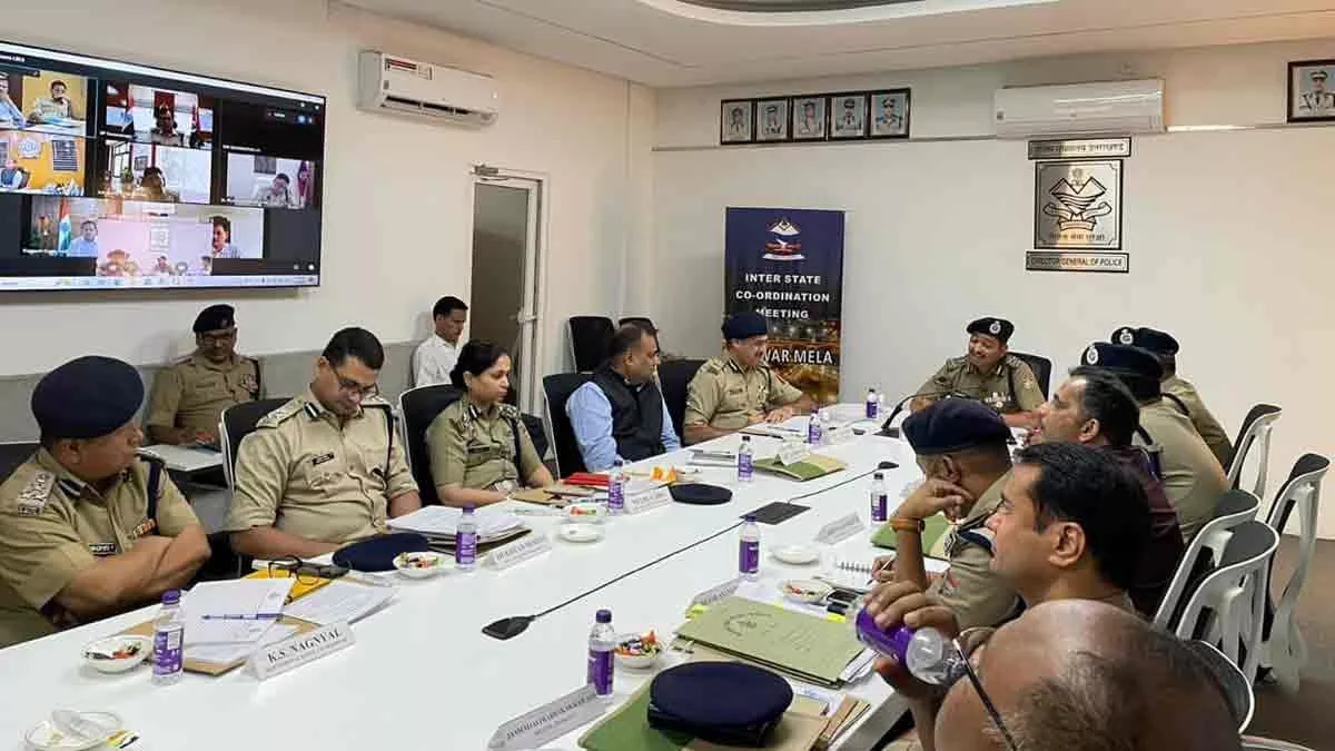 Uttarakhand News: कांवड यात्रा को लेकर पुलिस मुख्यालय में हुई अंतरराजीय समन्वय बैठक, यातायात, सुरक्षा व हुड़दंग रोकने के लिए बनी सहमति