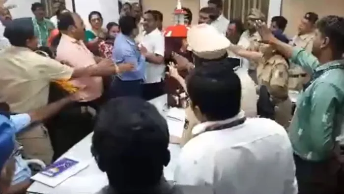 BMC अधिकारी से मारपीट मामले में मुंबई पुलिस की कार्रवाई। (Photo ANI)